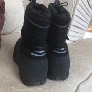 totes Shoes - Totes snow boots size 3 totes Shoes - Totes snow boots size 3